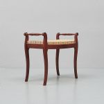 519445 Piano stool